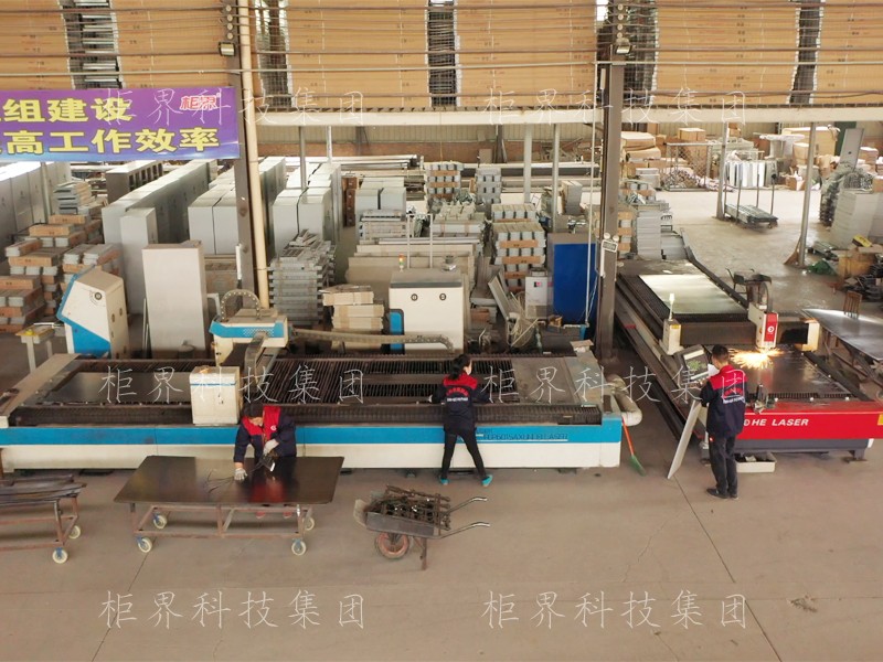 �����и��